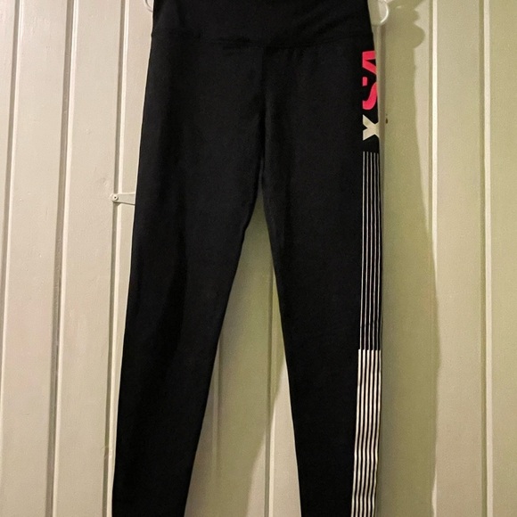 Vs. pink VSX Knockout leggings-medium EUC - Picture 2 of 9
